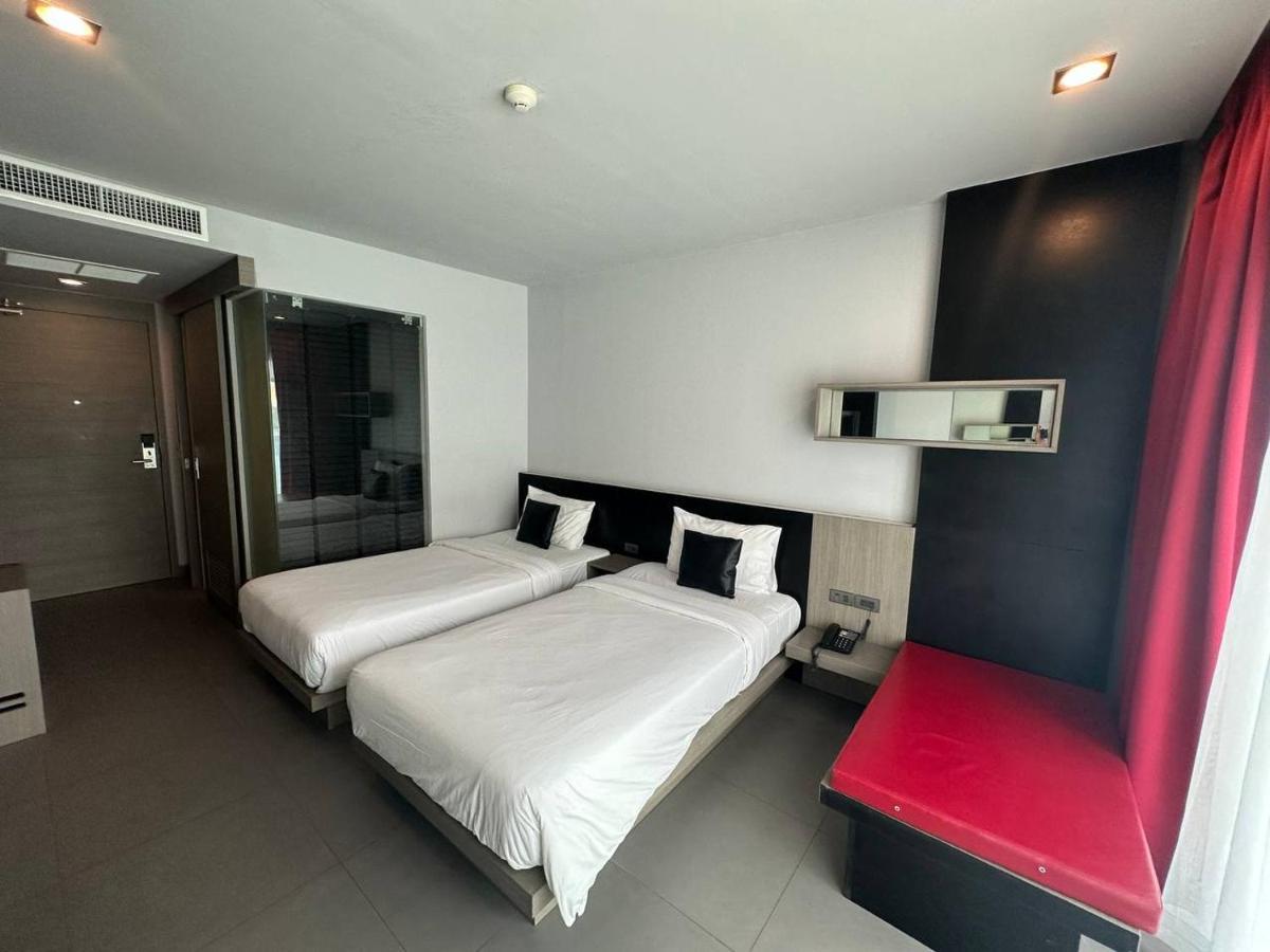 Hotel Neon Patong Exterior foto